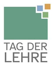Logo des Tages der Lehre mit gründer Fläche oben rechts drei heraus schwebenden, farbigen Quadraten