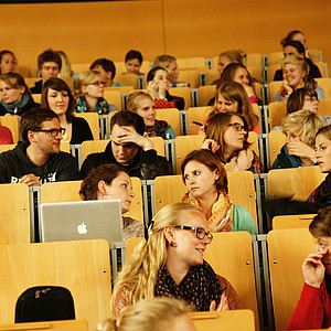 Audimax mit Studierenden