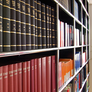 Bild einer Reihe Gesetzesbücher