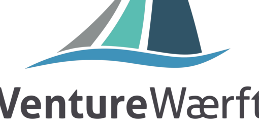 Logo Venture Werft Boot in blau mit Segekn auf Wellen