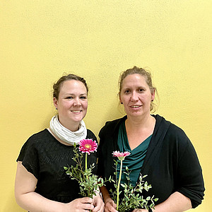 Das Bild zeigt die im Mai 2023 gewählte dezentrale Gleichstellungsbeauftragte der Fakultät I, Dr. Hanne Rautenstrauch, zusammen mit der Vertretung Anne Rebenstorff.