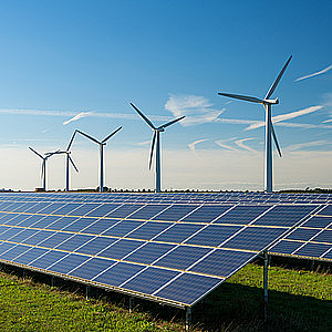 Windräder und Solarzellen