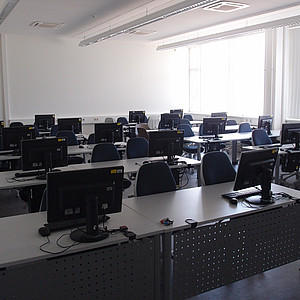 Bild eines Computerraums an der EUF